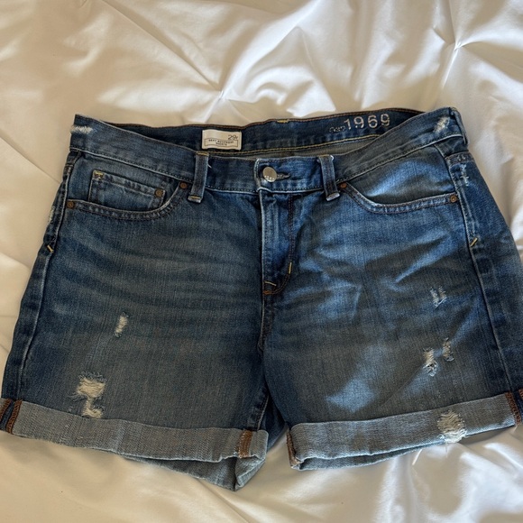 Gap 1969 Sexy Boyfriend Shorts- size 29R - Picture 1 of 4